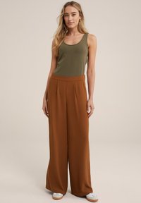 WE Fashion Toppi - army green