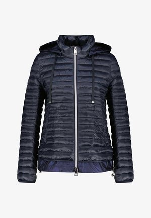 Marineblå puffjakke med horisontalt quiltet design, lynlås foran, justerbar hætte med snoretræk og elastiske manchetter. Glat, skinnende tekstur.