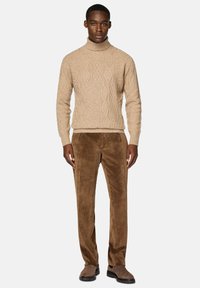 Boggi Milano Hlače chino - brown