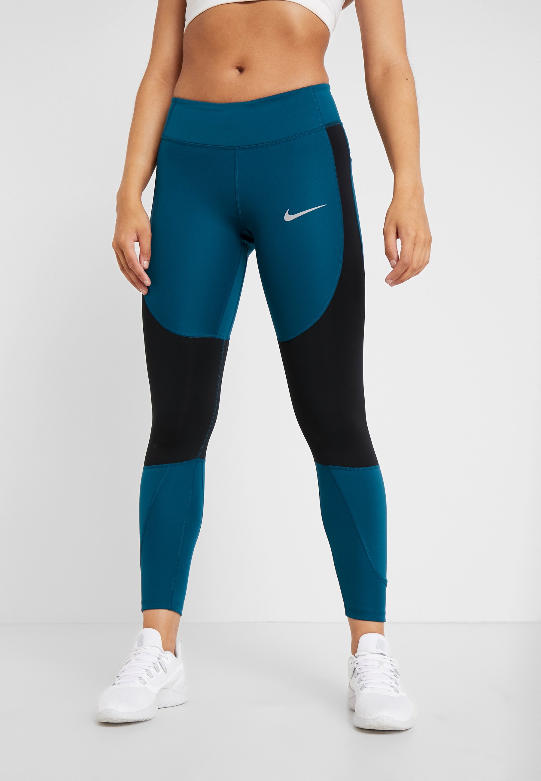 nike performance epic lux