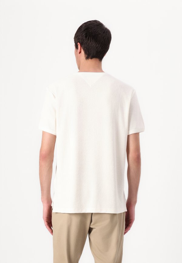 TEE - Basic T-shirt - ivory petal2