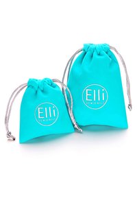 Türkisfarbene Stoff-Juwelierbeutel mit silbernen Zugbändern, ausgestattet mit dem "Elli"-Logo und einem runden Akzent, erhältlich in zwei Größen.