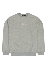 Grå sweatshirt med rund hals, lange ærmer og et lille hvidt logo på brystet. Lavet af en blød, struktureret stof med ribkantede ærmer.