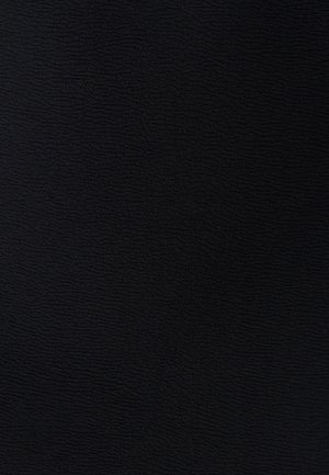 Schwarzer strukturiertes Gewebe mit einem subtilen Wellenmuster, angenehm im Griff, geeignet für Bekleidung oder Polsteranwendungen.