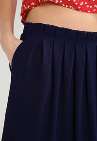 NAF NAF Gonna a campana - dark blue