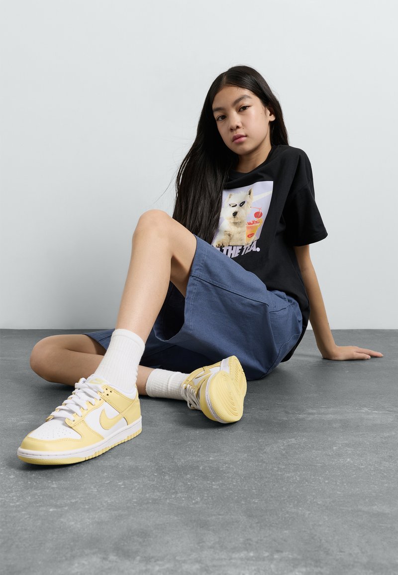 Nike Sportswear DUNK LOW UNISEX Sneakers basse white/soft