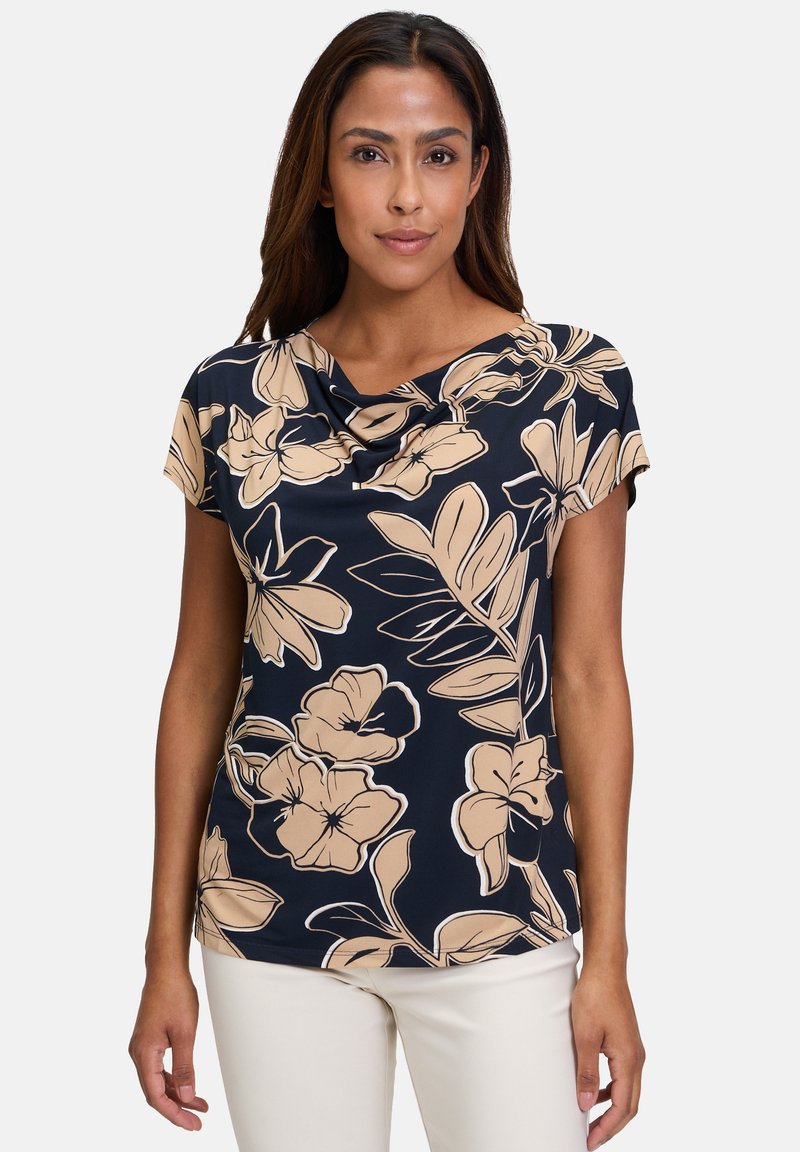 Betty Barclay MIT WASSERFALLAUSSCHNITT - Print T-shirt - dark blue beige