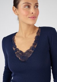 Damart AJOURÉE - Maglietta intima - bleu