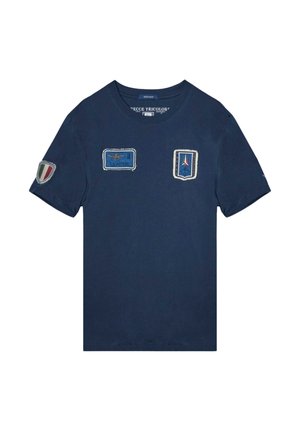 T-shirt blu navy in cotone, caratterizzato da tre toppe ricamate: due sul petto e una sul maniche sinistra con un accento tricolore.