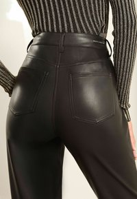 Lipsy Broek - mottled black