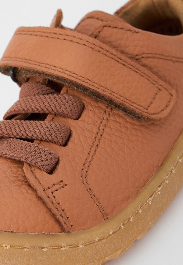 BAREFOOT ELASTIC UNISEX - Trainers - cognac3