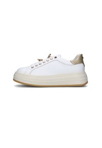 Sneakers platform bianchi con finitura in pelle liscia, rifiniture dorate sul tallone, lacci frontalmente e suola in gomma. Presentano occhielli rotondi.