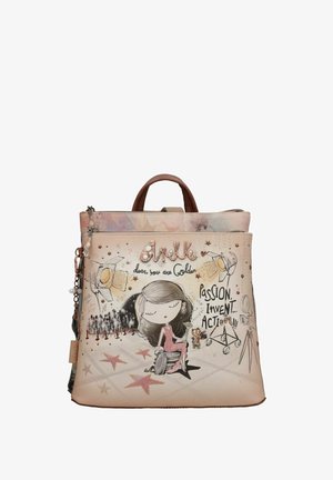 Beige Lederhandtasche mit farbenfrohem illustriertem Design, zeigt ein Mädchen im Rollstuhl und motivierenden Text. Akzente umfassen Sterne und Beschläge.