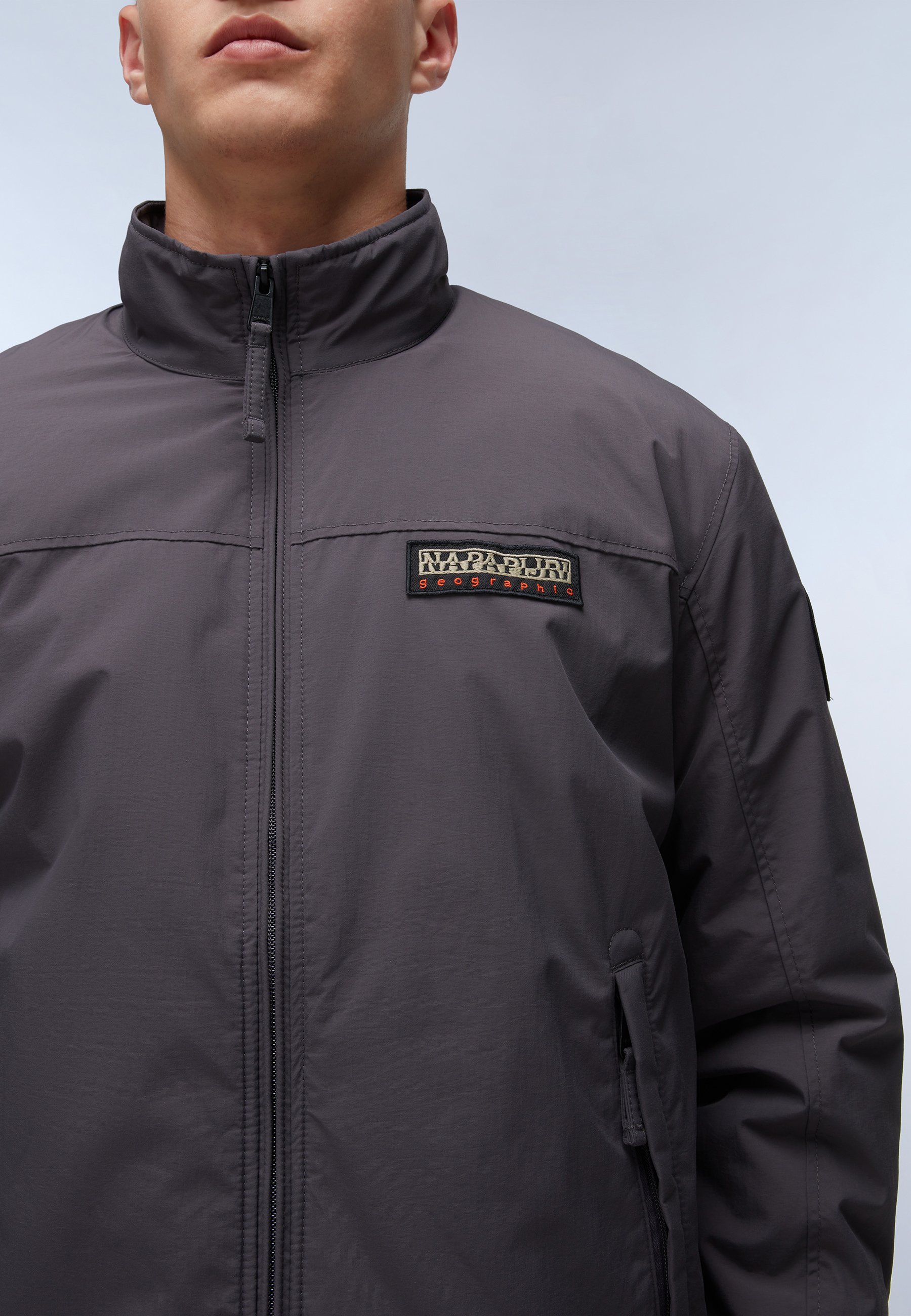 NAPAPIJRI ナイロンジャケット Lサイズ グレー Napapijri Rainforest Jacket Grey NP0A4GMCH981 order online