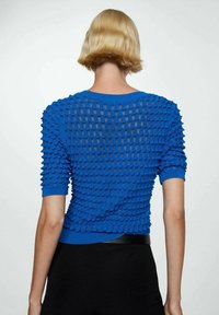 Mango Triko s potiskem - neon blue