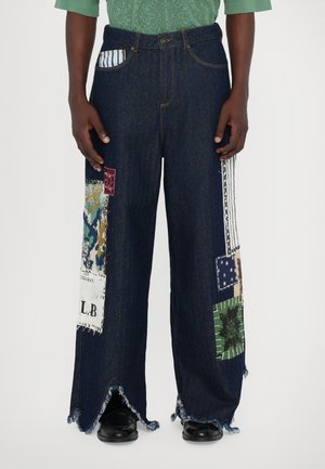 - Jeansy Relaxed Fit