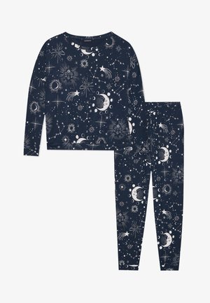 Ensemble de pyjama deux pièces bleu marine comprenant un haut à manches longues et un pantalon avec un motif céleste, incluant des soleils, des lunes, des étoiles et des constellations.