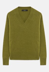 - Sweter