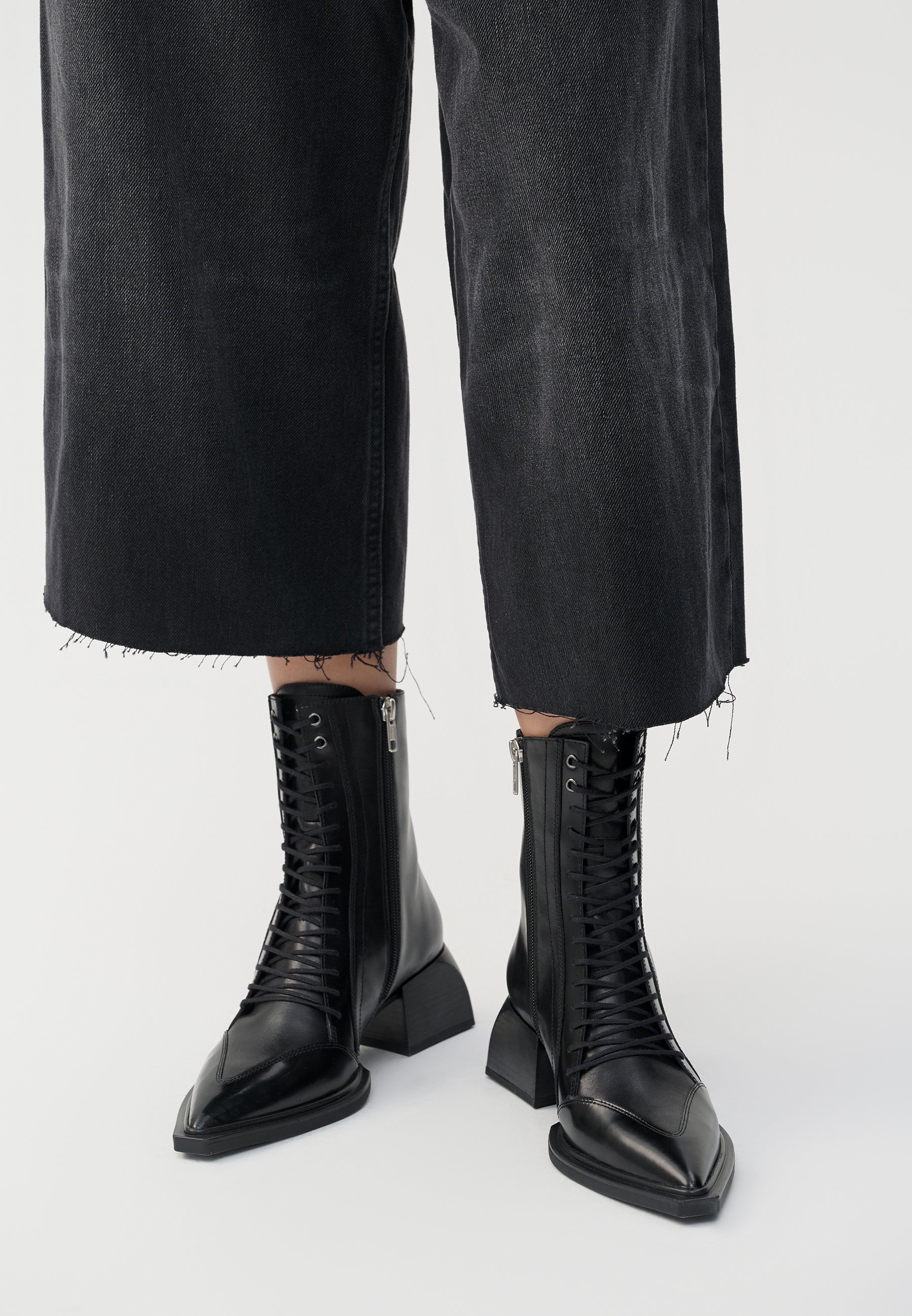 Vagabond VIVIAN - Lace-up ankle boots - black - Zalando