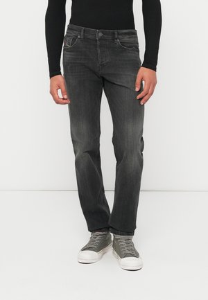 FINITIVE - Jean droit - 02