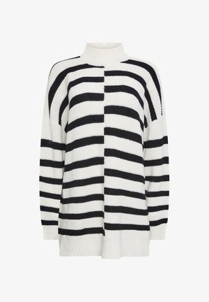 Sweter z dzianiny z wysokim dekoltem, z poziomymi czarno-białymi paskami, luźny krój oraz ściągacze na dole i przy mankietach.