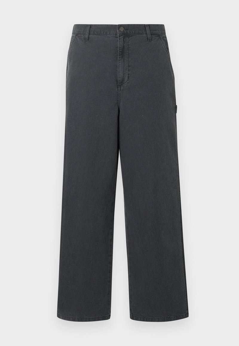 Pantaloni ampi grigio scuro con passanti per cintura, bottone frontale, cerniera, tasche laterali e un piccolo anello portaoggetti sul lato destro.