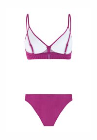 Ensemble bikini violet côtelé avec haut triangle équipé de bretelles fines réglables et fermeture à clip, assorti d'un bas taille moyenne assorti.