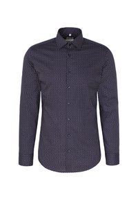 Camicia a maniche lunghe blu navy con un motivo geometrico rosso e bianco. Presenta una chiusura con bottoni e un colletto standard. Tessuto misto cotone.