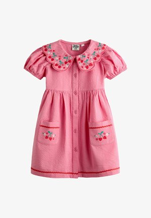 Roosa väikelapse kleit volangiliste varrukatega, ees nööbitav, tikandiga kirsi ja lille detailid lainelisel krael ja ees taskutel.