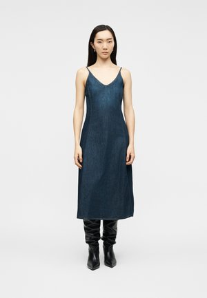 BELD - Denimové šaty - 01
