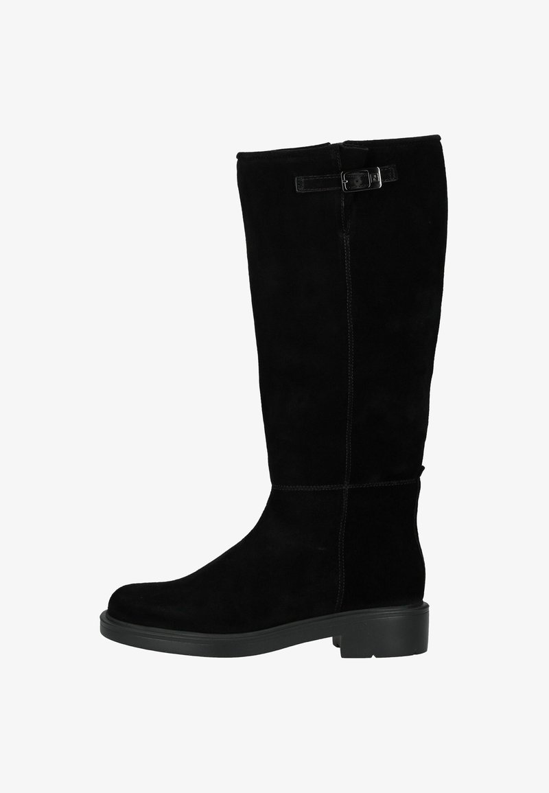 Bota de ante negra hasta la rodilla con punta redonda, cremallera lateral y detalle decorativo de hebilla en la parte superior. Suela negra gruesa que proporciona estabilidad.