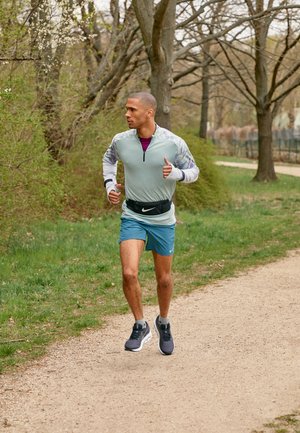 WAVE INSPIRE 18 - Stabilty running shoes - black/silver/ebony