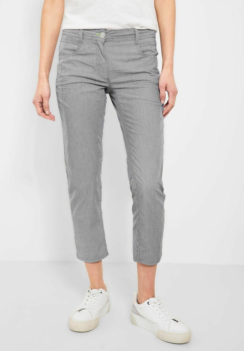 Cecil Jean 3/4 Femme - Coupe Loose Fit - Taille Mi-haute - 81% Coton - Model Scarlett