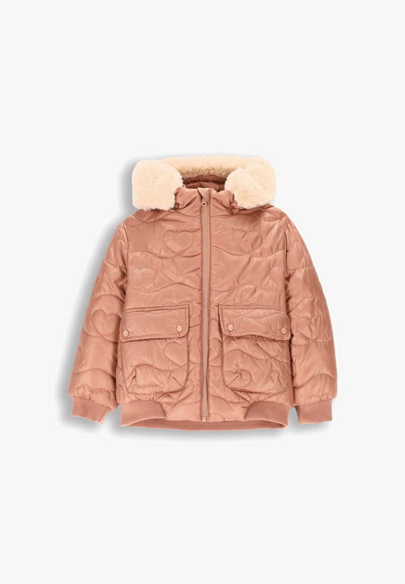 Puchowa kurtka w miękkim odcieniu pudrowego różu z puszystym, kremowym kapturem z sztucznego futra. Posiada wzór wytłaczanych serc, zamek błyskawiczny oraz przednie kieszenie.