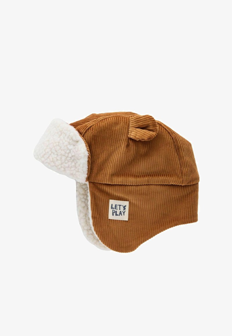 Smešani smeđi šešir od kordura s pahuljastom ivorijom unutrašnjosti. Ima malu oznaku "IGRAJMO SE" i gornju petlju za prilagodbu ili stiliziranje.