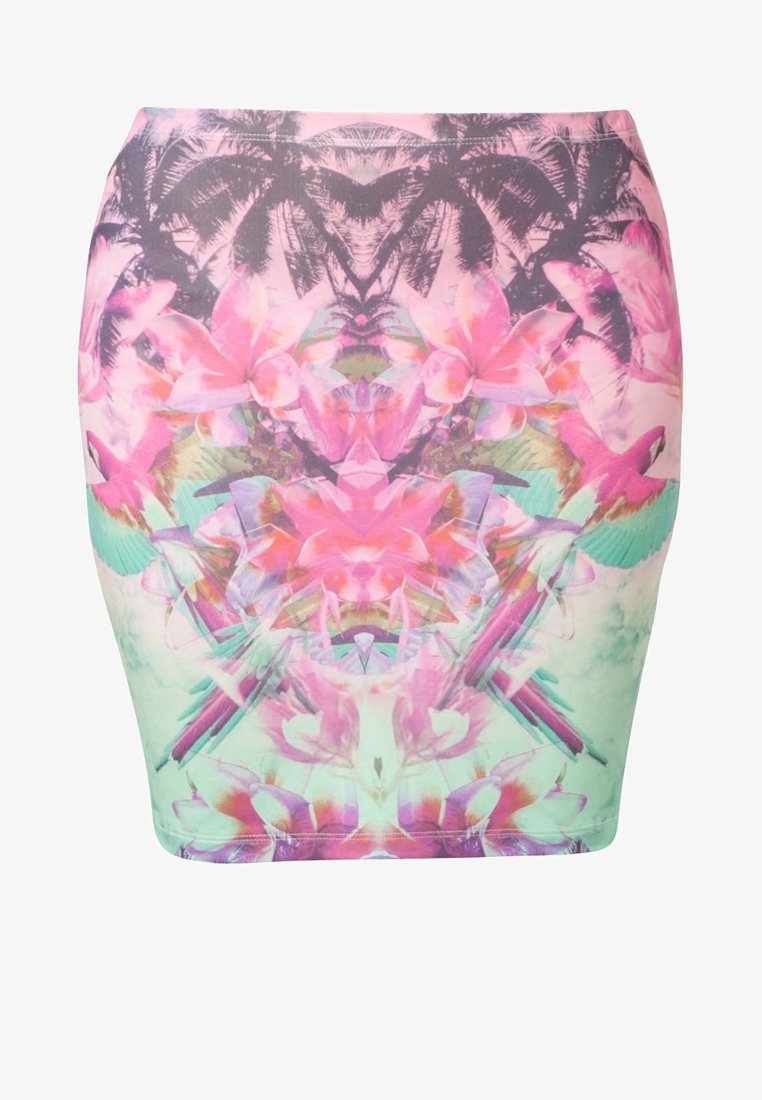 Jupe avec un imprimé tropical vibrant présentant des fleurs roses, des feuilles vertes, des palmiers et des oiseaux colorés sur un fond pastel.