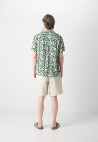 Les Deux ORNAMENT SHIRT - Srajca - ivory/vintage green