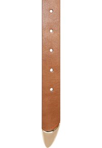 Brun läderarmband med texturerad yta, fem justeringshål och en guldfärgad metallaccent vid spetsen.