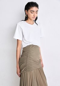 Gestuz MESSI LONG SKIRT - Maxi szoknya - stone gray