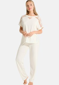 Lisca SET - Pyjama - ivoire