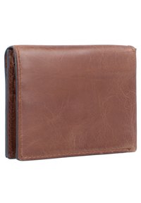Portefeuille en cuir marron, design à deux volets, surface texturée, couture visible et bords arrondis. Compact et simple, sans matériel visible.
