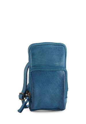 Blaues Leder-Crossbody-Bag mit einer Reißverschlusstasche an der Vorderseite, strukturiertem Oberflächen, verstellbarem Gurt und abgerundeten Ecken für ein kompaktes Design.