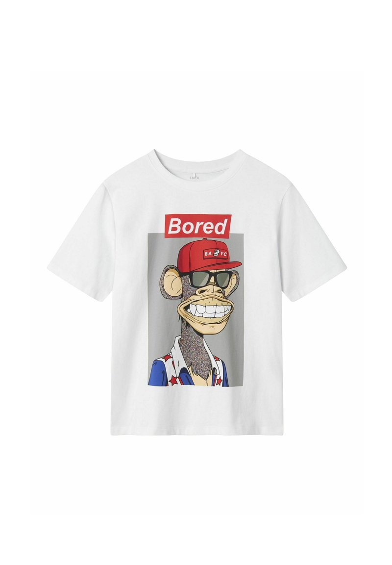 T-shirt en coton blanc avec un imprimé graphique coloré d'un singe portant des lunettes de soleil, une casquette rouge et un texte 'Bored' en caractères gras.
