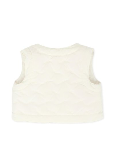 Gilet imbottito senza maniche in morbido tessuto bianco con motivo trapuntato, scollatura rotonda e senza chiusure o decorazioni visibili sul retro.
