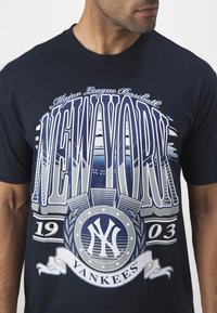 New Era MLB NEW YORK YANKEES SHORT SLEEVE - Klubu apģērbs - blue