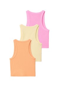 Tres camisetas sin mangas acanaladas en naranja, amarillo y rosa. Cada una tiene tirantes anchos y un diseño ajustado, fabricadas con tela suave y ligera.