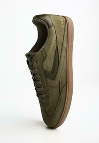 Bershka Sneakers - khaki