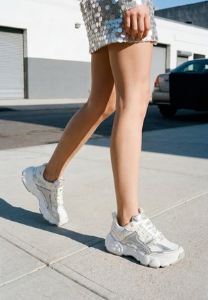 Buffalo, RUN - Tenisky - cream grey silver