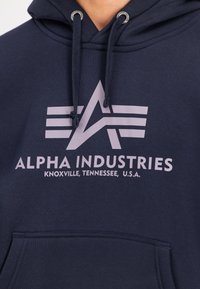 Alpha Industries BASIC - Džemperis su gobtuvu - marine