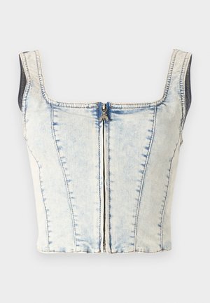 Denim kratka majica s kvadratnim izrezom, svetlo modra pranje, odkrito sprednje zadrgo in široke naramnice. Opremljena z vertikalnimi šivi po celotni dolžini.